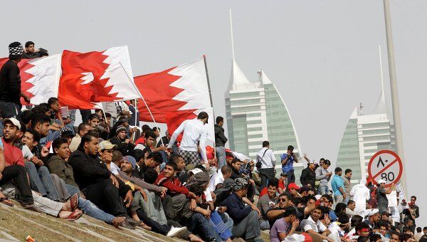 Полиция Бахрейна дубинками, слезоточивым газом разогнала демонстрантов