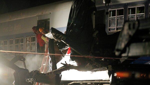 Четыре человека погибли, 120 ранены в столкновении поездов в Аргентине