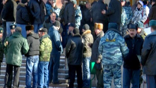 Жители Ставрополья скорбят по погибшим милиционерам 