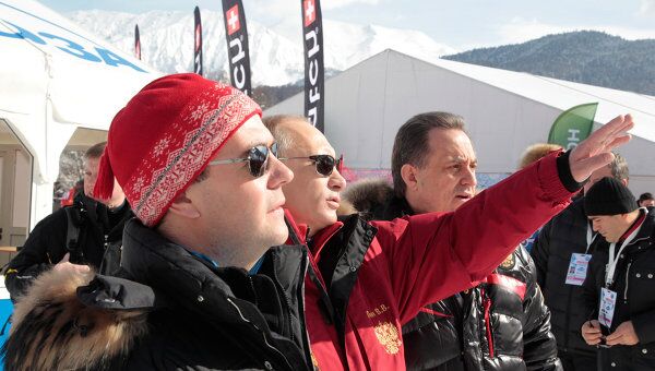Дмитрий Медведев и ВладимирПутин посетили горнолыжный комплекс Роза Хутор