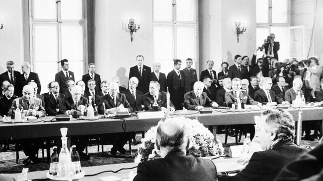 Встреча высших партийных и государственных деятелей стран - участниц Варшавского договора