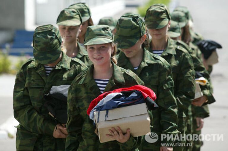 Впервые за 60 лет в Балтийский военно-морской институт им. Ф.Ушакова приняли на обучение девушек