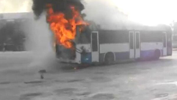 Рейсовый автобус ПАЗ выгорел на автостоянке в Копейске 