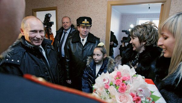 Премьер-министр РФ Владимир Путин посетил в Калининграде микрорайон Северный