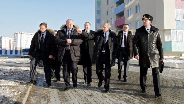 Премьер-министр РФ Владимир Путин посетил в Калининграде микрорайон Северный