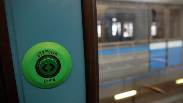 Вагоны с кнопками для открытия дверей появятся в московском метро - МК