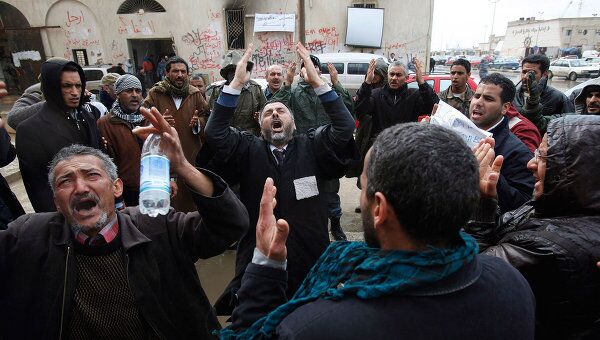 Антиправительственные демонстранты в городе Бенгази