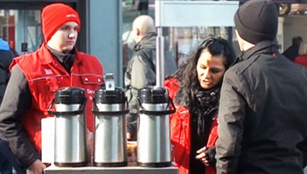 В часы забастовки сотрудники вокзала в Берлине поили посетителей чаем 