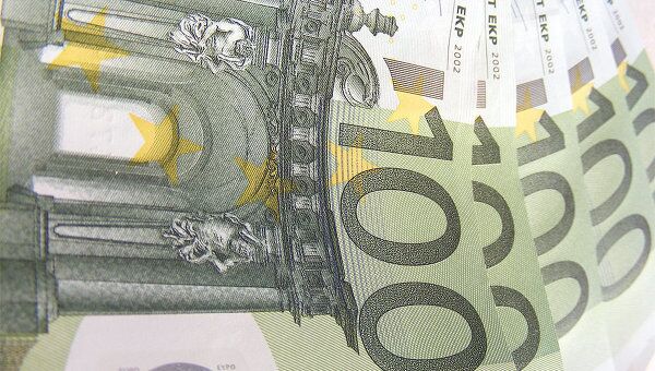 Официальный курс евро с 11 мая снизился на 43 коп - до 39,87 руб