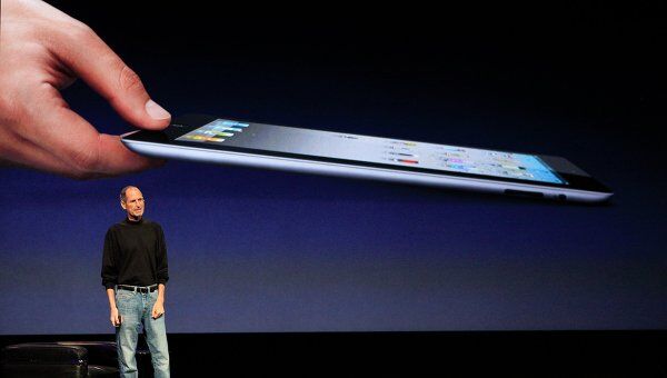 Стив Джобс представил iPad 2