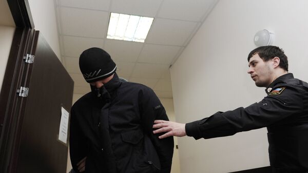Арест Юрия Жидкова (слева), впоследствии осужденного за убийство экс-участника телепроекта Дом-2 Андрея Кадетова
