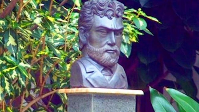 Бюст Миклухо-Маклая стал первым памятником россиянину в Индонезии 