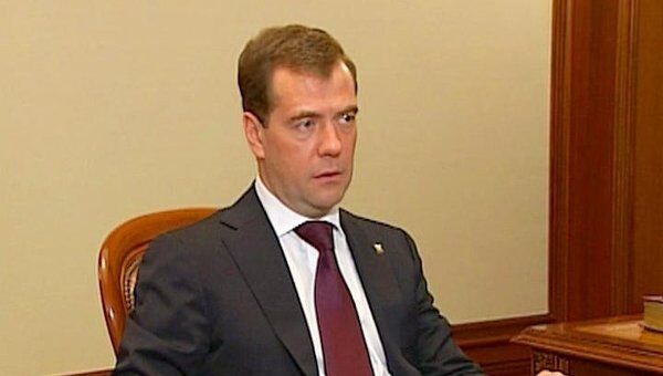 Медведев благодарен спасателям, вытащившим всех россиян из Ливии