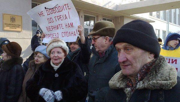 Новосибирские пенсионеры провели шествие против отмены льгот на проезд. Архив