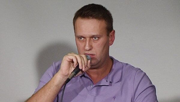 Алексей Навальный и Михаил Дворкович поспорили в ночном клубе