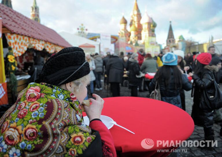 Праздник Широкая Масленица-2011 на Васильевском спуске