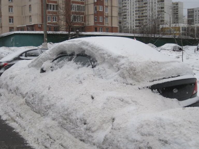 Сугробы в Москве 