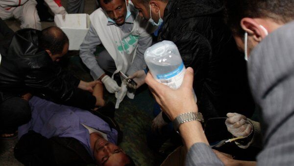 Жертвы полицейского обстрела оппозиционеров в Йемене   