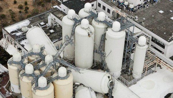 Завод в городе Сендай в Японии, пострадавший от землетрясения