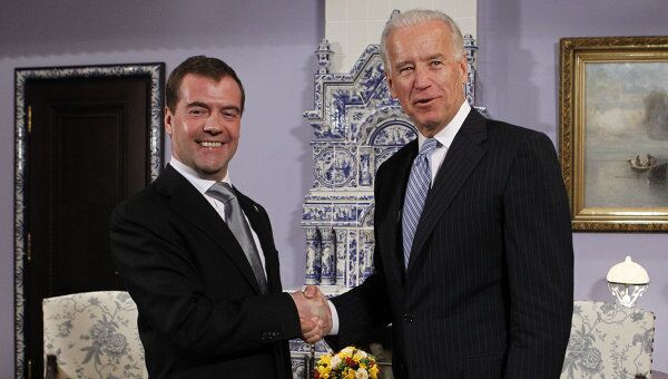 Президент РФ Д.Медведев и вице-президент США Д.Байден встретились в Горках