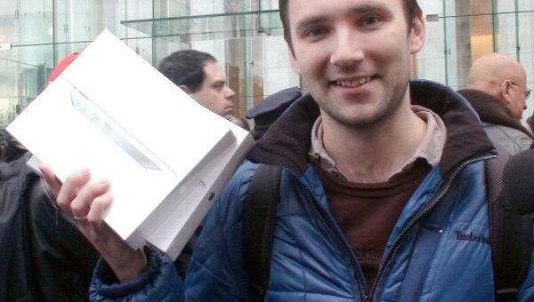 Первым обладателем обновленного iPad 2 стал россиянин 