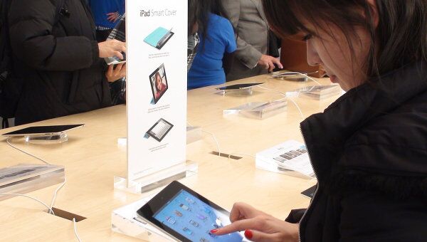 Новый iPad 2 покупают активнее, чем дебютную модель планшета