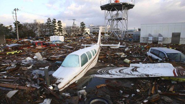 Последствия цунами в Натори, префектура Мияги 12 марта 2011