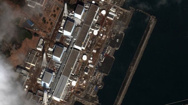 Спутниковая съемка последствий землетрясения на АЭС Фукусима-1