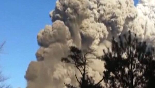 Вслед за землетрясением и цунами в Японии активизировался вулкан