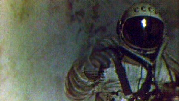 Свободное плавание в открытом космосе Алексея Леонова. 1965 год