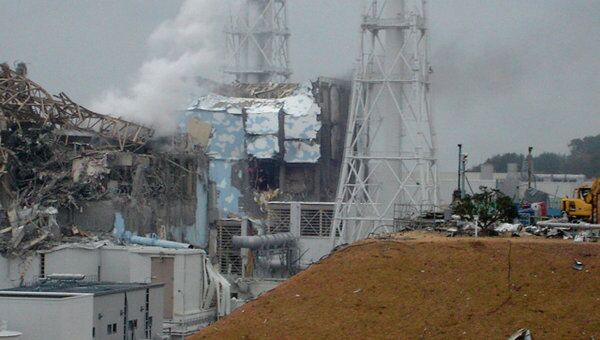 Поврежденные реакторы (3, 4) АЭС Фукусима-1 в Японии, 15 марта 2011 г.
