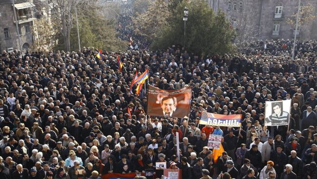 Митинг оппозиции проходит в центре Еревана