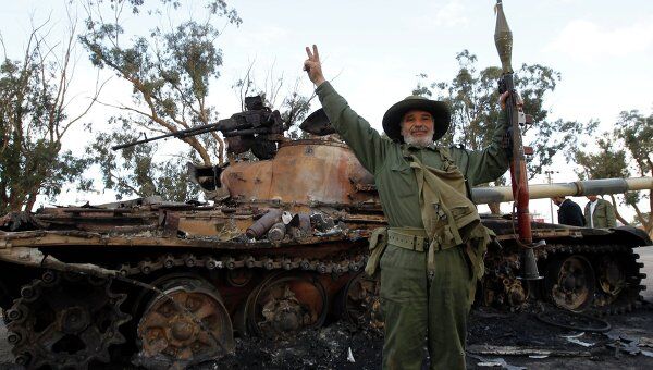 Ситуация на окраине Бенгази после авиаудара по силам Каддафи