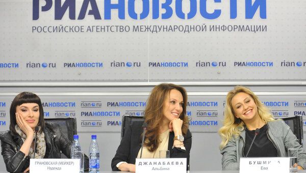 Солистки группы ВИА Гра Надежда Мейхер (Грановская), Альбина Джанабаева и Ева Бушмина