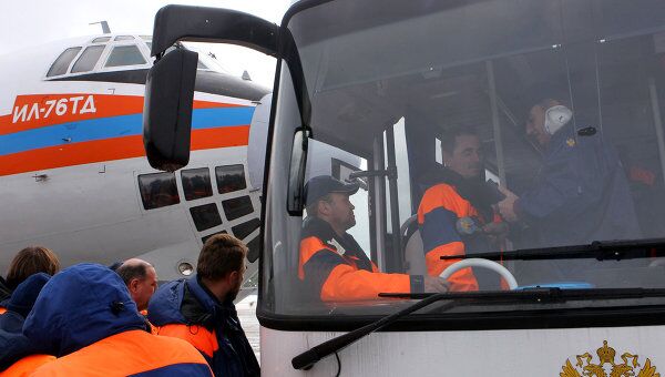 Встреча спасателей МЧС России, прибывших из Японии, на аэродроме Раменское