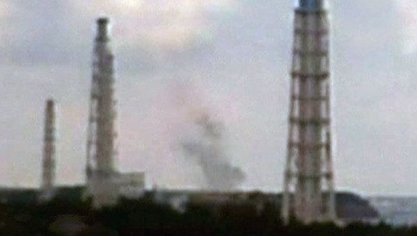 Черный дым над третьим реактором АЭС Фукусима-1. Видео с места событий