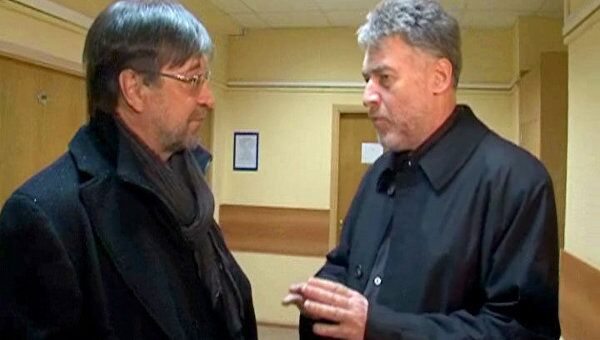 Шевчук пришел в суд поддержать критика Троицкого по иску экс-сотрудника ГИБДД