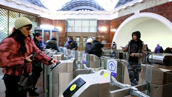 Применение магнитных билетов в московском метро. Архивное фото
