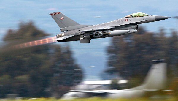 Датский истребитель F-16 Fighting Falcon