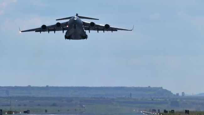 Американский стратегический военно-транспортный самолёт C-17 Globemaster III