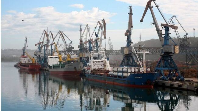 Суда в хабаровском порту Ванино. Архив