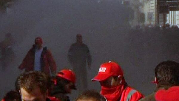 Демонстрацию профсоюзов в Брюсселе задушили слезоточивым газом