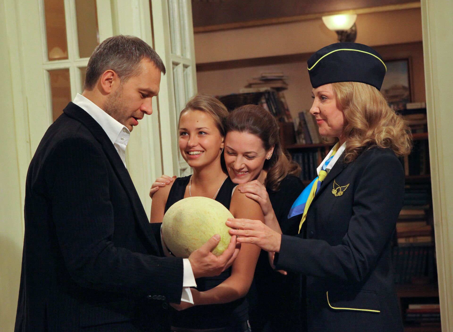 Съемки нового фильма Станислава Говорухина Сердца четырех Съемки нового фильма Станислава Говорухина Сердца четырех - РИА Новости, 1920, 30.08.2025