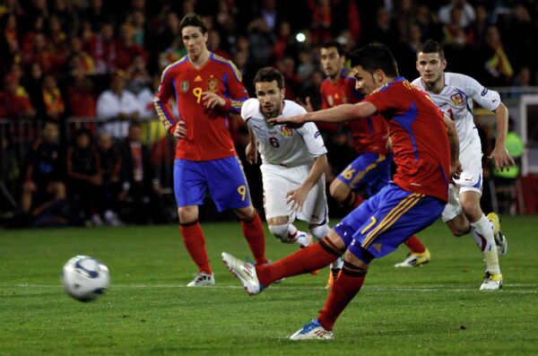 Игровой момент матча Испания - Чехия