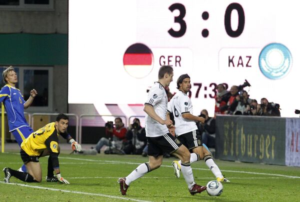 Игровой момент матча Германия - Казахстан