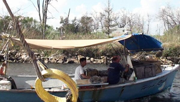 Ураган и разлив нефти оставили рыбаков Луизианы у разбитого корыта