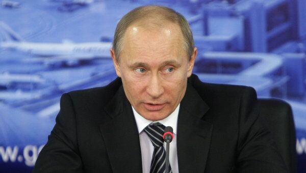 Премьер-министр РФ Владимир Путин провел совещание в аэропорту Шереметьево