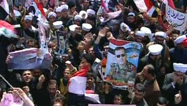 Сирийцы вышли на многотысячный митинг в поддержку президента Асада
