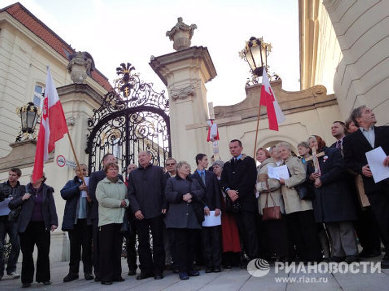 Митинг в центре Варшавы недалеко от президентского дворца