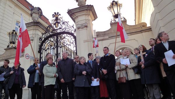 Митинг в центре Варшавы недалеко от президентского дворца
